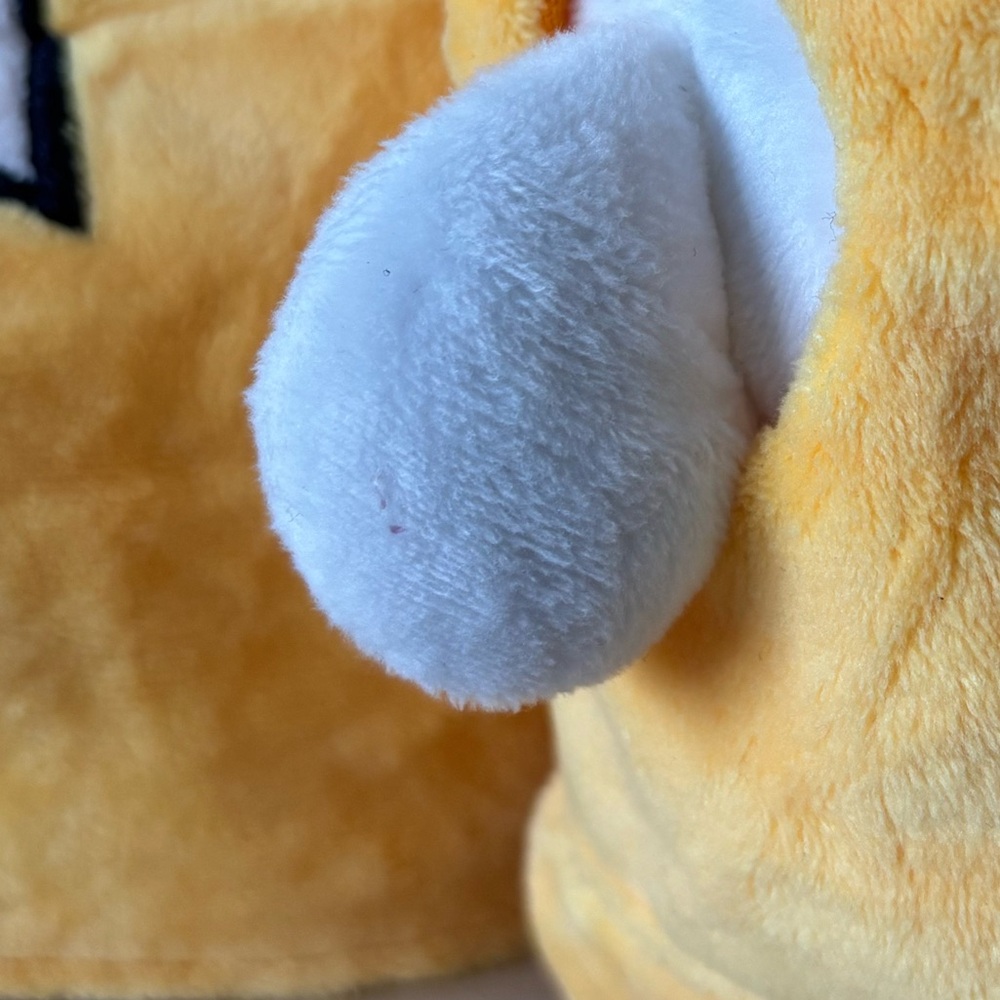 Lanky Box White Plush with 2 Removable Hats - Picture 6 of 10